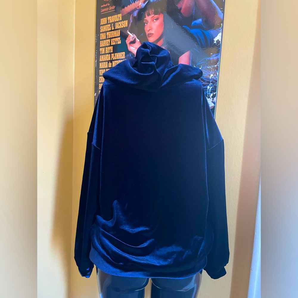 Women’s Oversized Velvet Hoodie ( Small ) - Picture 3 of 3